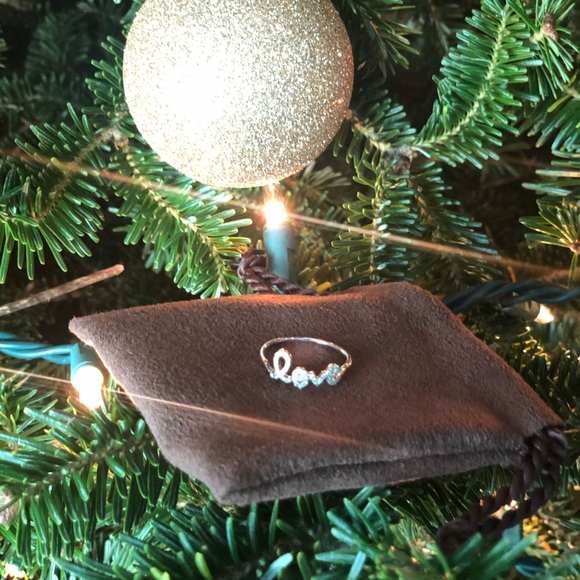 Sydney Evan “Love” ring - Picture 4 of 6